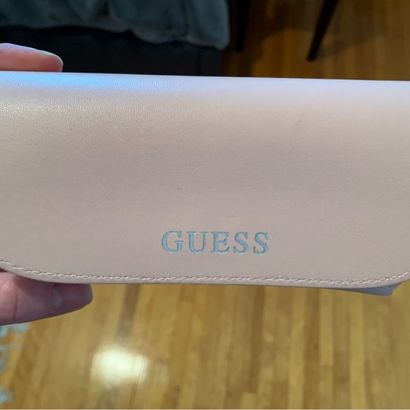 GUESS cat eye sunglasses Pink and Black Breast Cancer Awareness - Picture 7 of 7